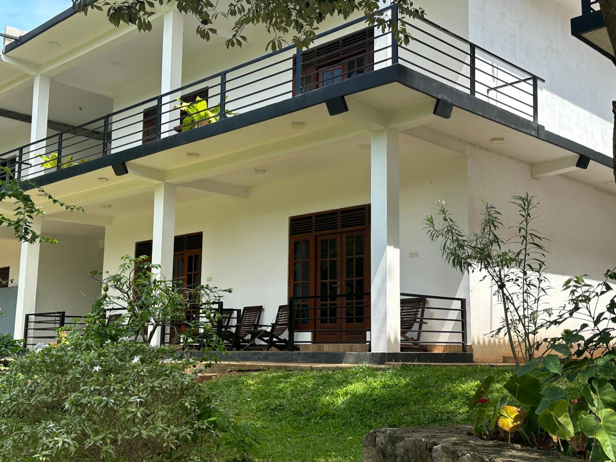 Into The Wild Sigiriya Hotel Buitenkant foto