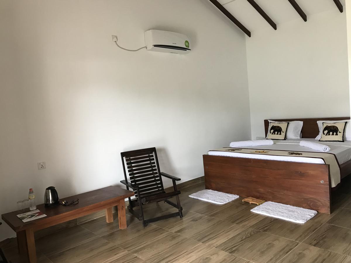 Into The Wild Sigiriya Hotel Buitenkant foto